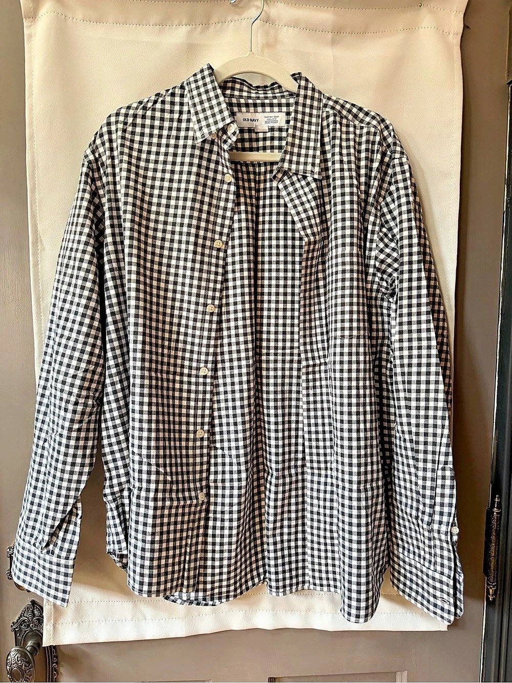 Old Navy Everyday Shirt Regular Fit Built-In Flex Gingham Black & White